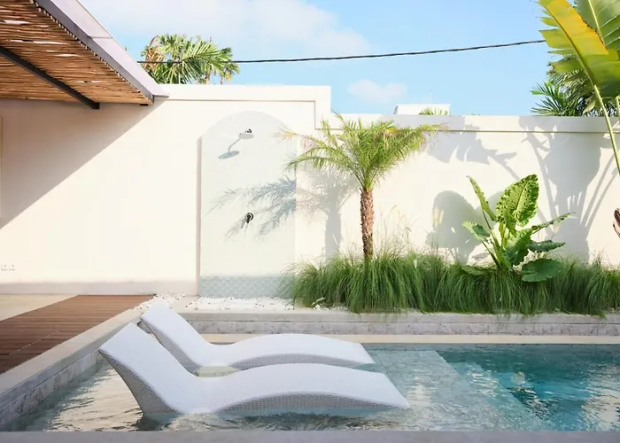 Arkara - Just 10 Minutes Walk To The Villa