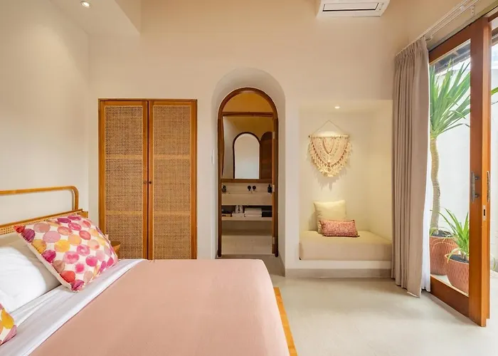 Arkara - Just 10 Minutes Walk To The Seminyak